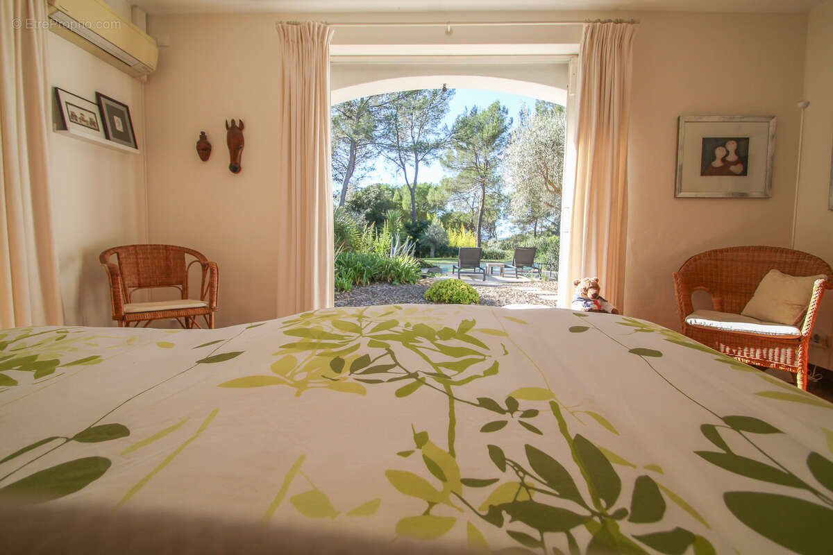 Maison à PUGET-SUR-ARGENS