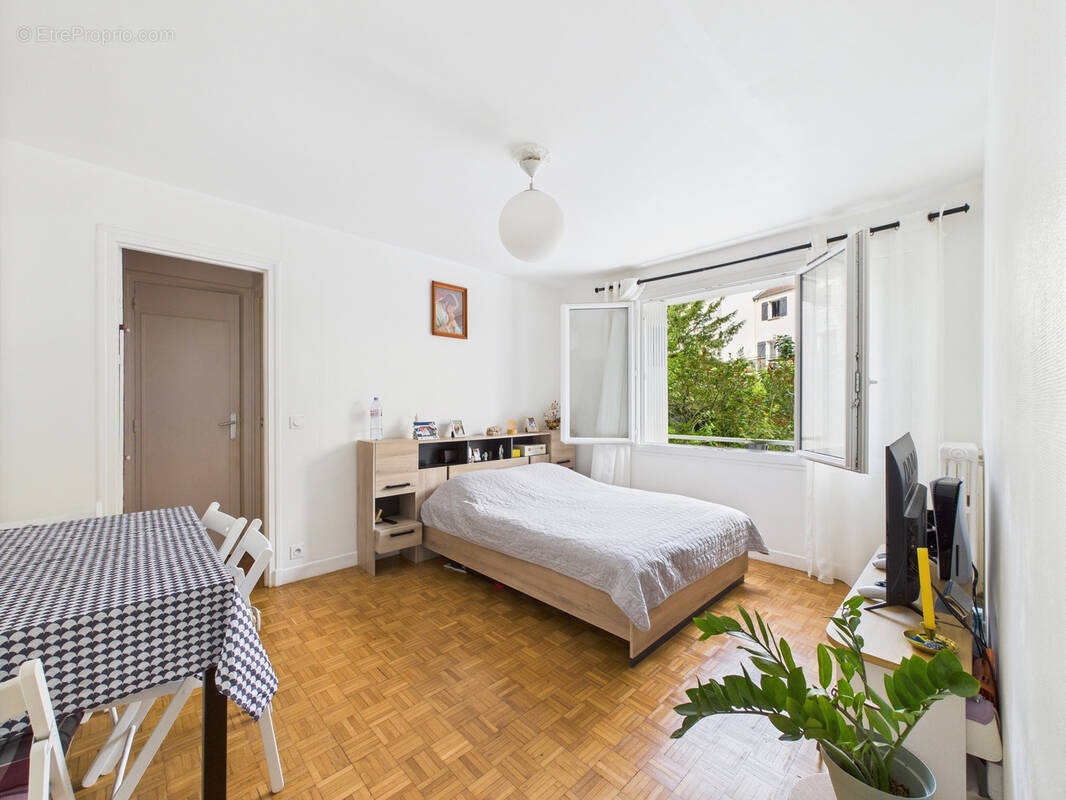 Appartement à SURESNES