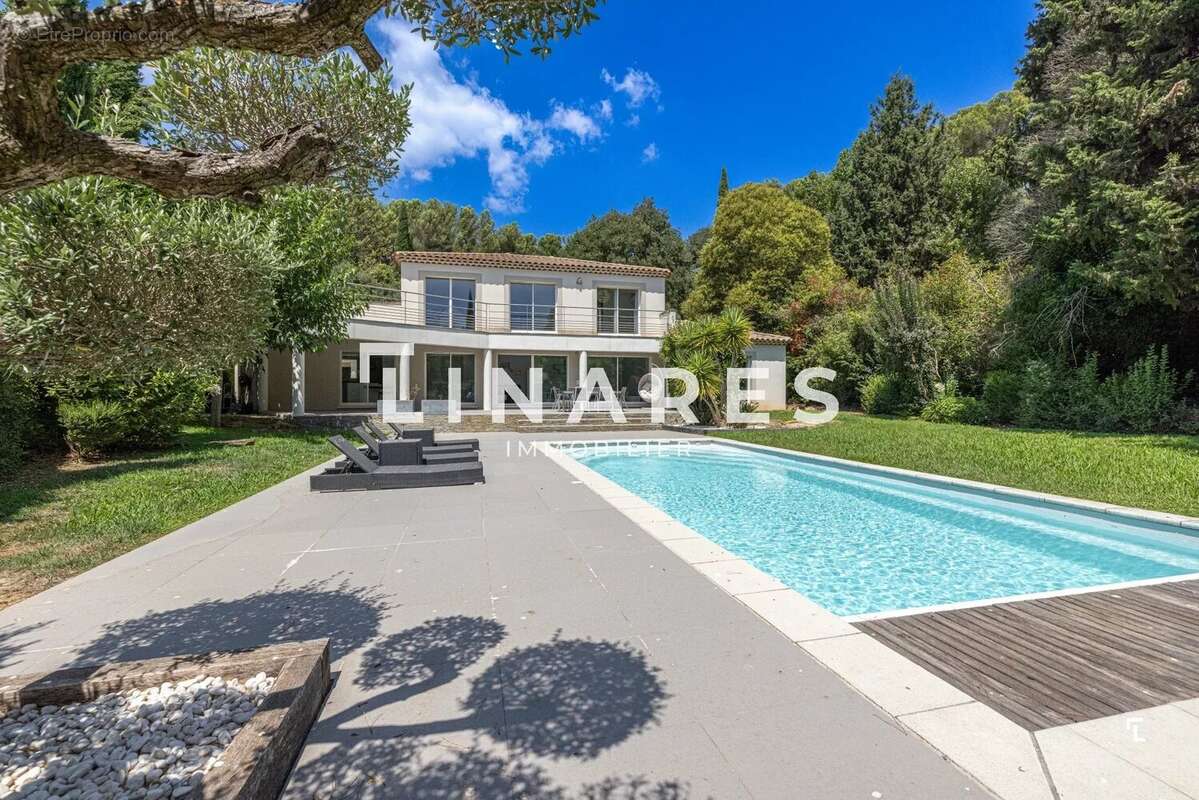 DOMAINE CALIFORNIA - Villa T5 de 226 m2 - Terrain Piscine - Salle de Sport -  Dépendance - 13011 Les accates - photo 17