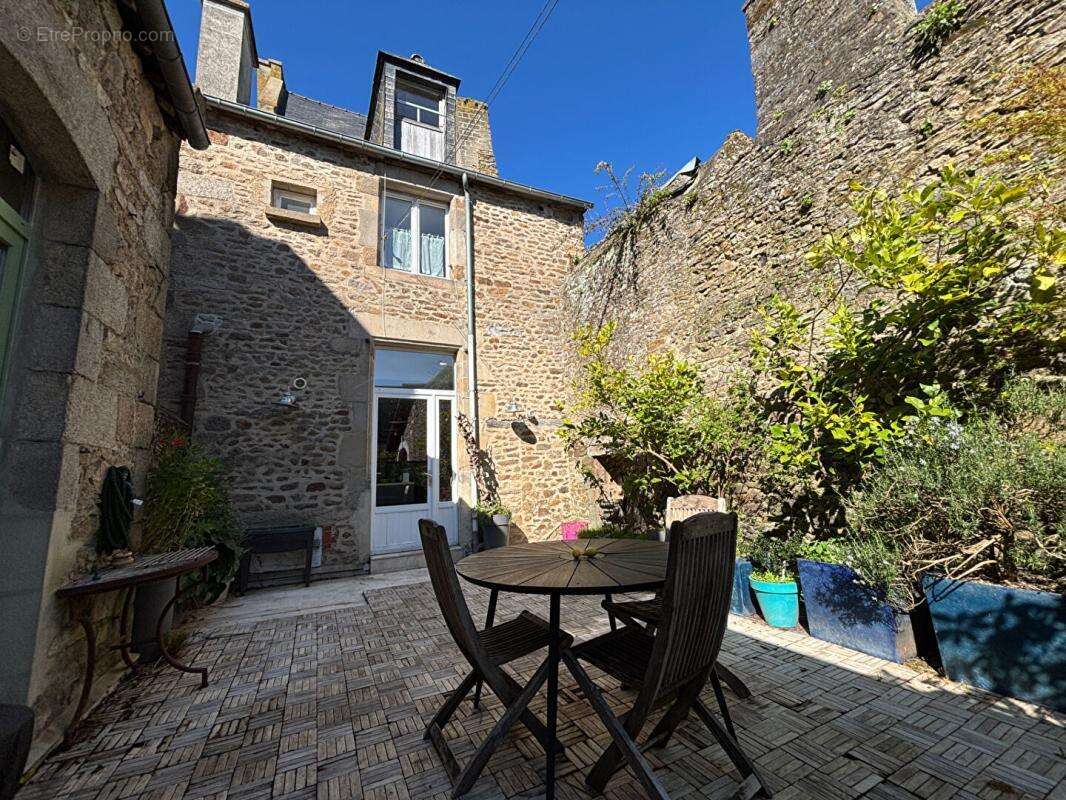 Maison à DINAN