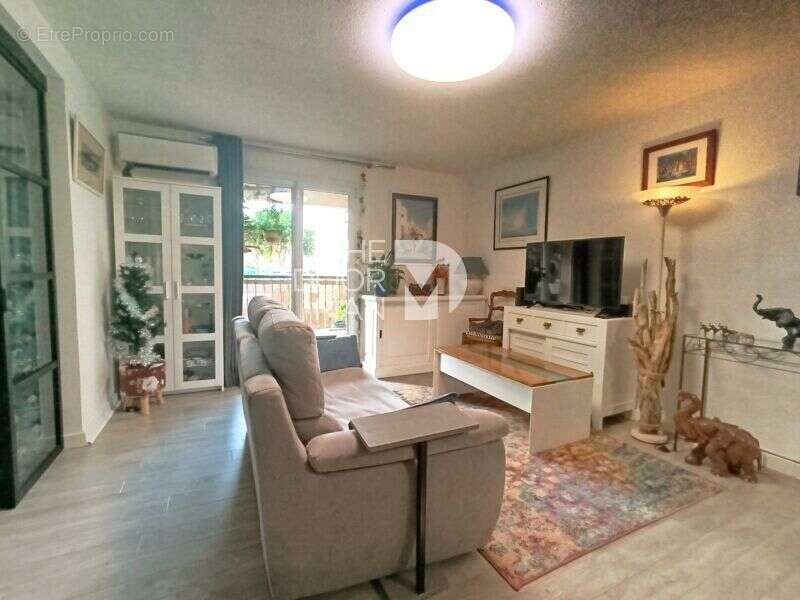 Appartement à SIX-FOURS-LES-PLAGES