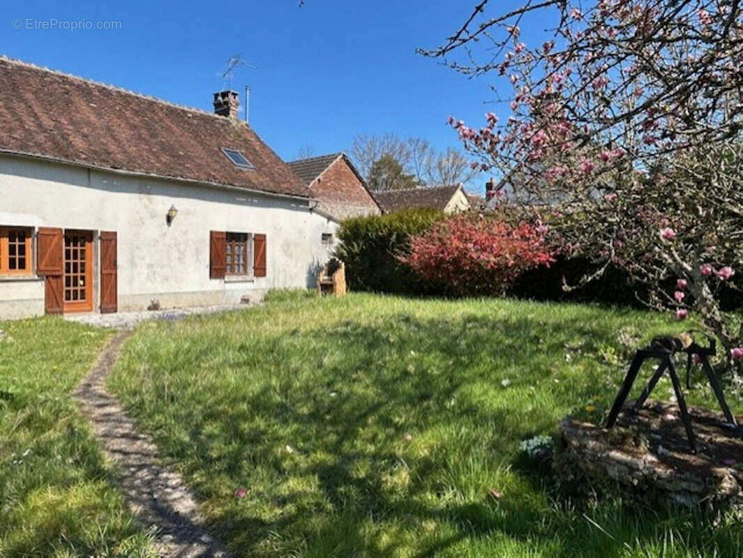 Maison à SAINT-MARTIN-DES-CHAMPS