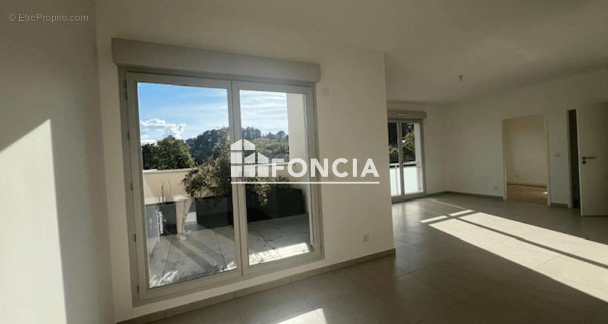 Appartement à RILLIEUX-LA-PAPE