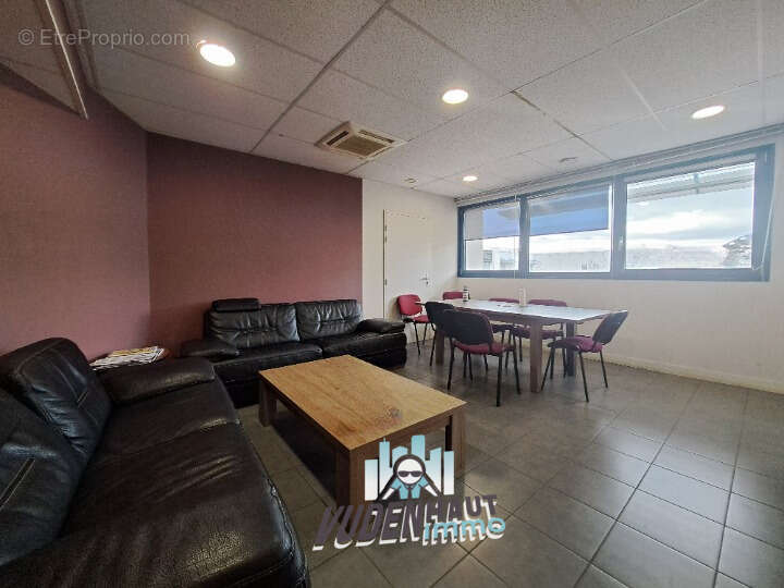 Commerce 650 m² à Toulouse  - photo 3