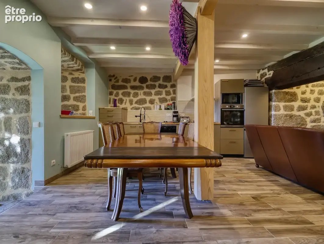 Ensemble immobilier de charme avec résidence principale et 3 gîtes, vaste terrain SAINT AGREVE (07) - photo 5