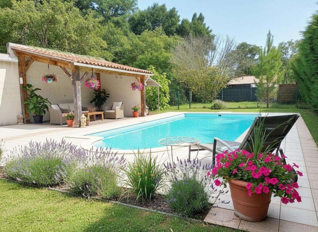 Maison à JONZAC