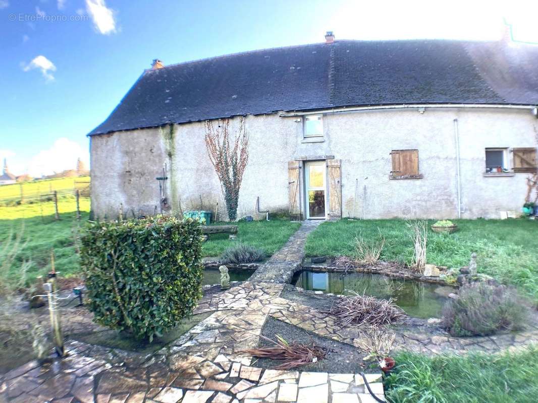 Maison à NOYAL-SUR-BRUTZ