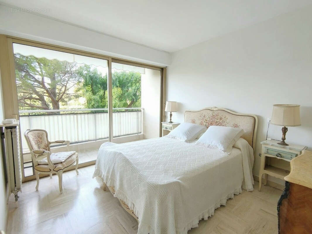 Appartement à MANDELIEU-LA-NAPOULE