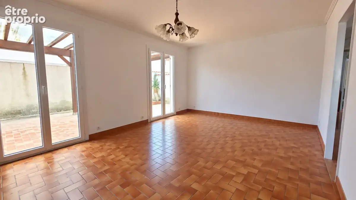 A vendre - colombiers - maison plain pied t5 de 87 m2 sur 537 m2 de terrain avec garage - photo 4