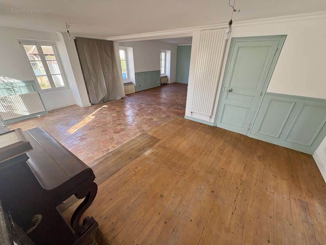 Maison à SAINT-SAUVEUR-SUR-ECOLE