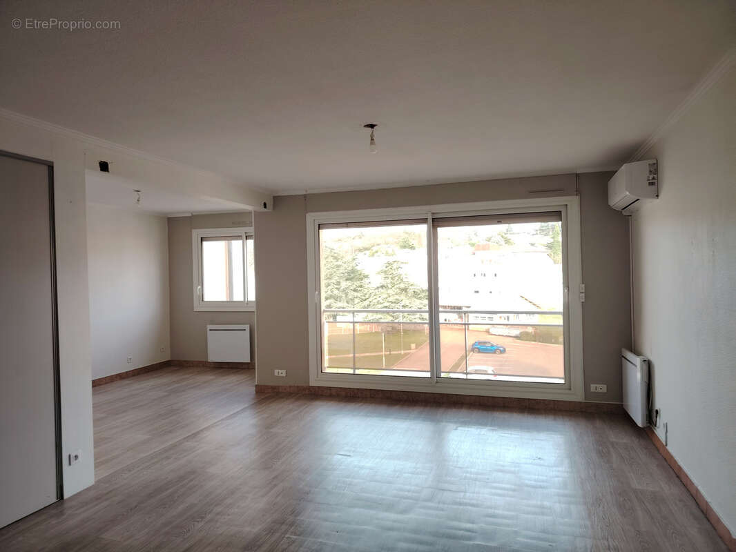 Appartement à LE PEAGE-DE-ROUSSILLON