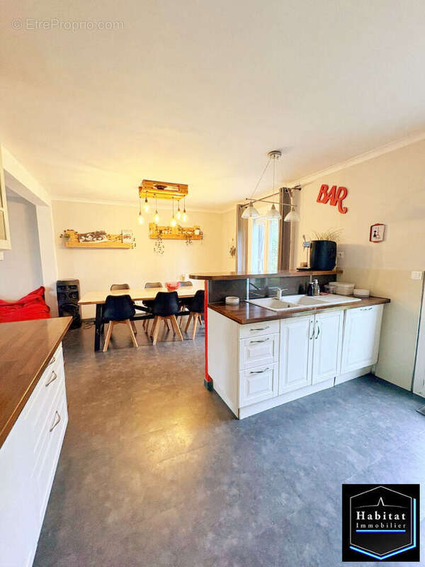 Maison à LE PLESSIS-BELLEVILLE