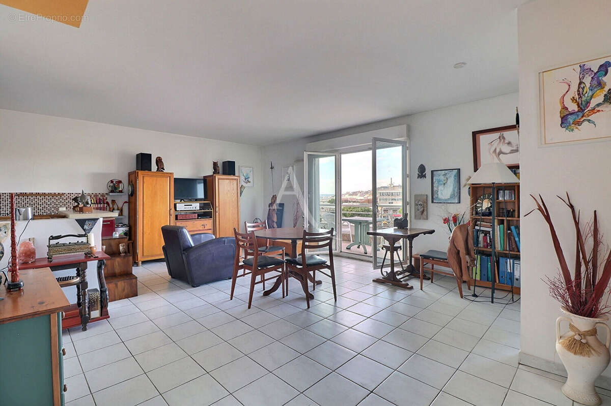 Appartement à MARSEILLE-8E