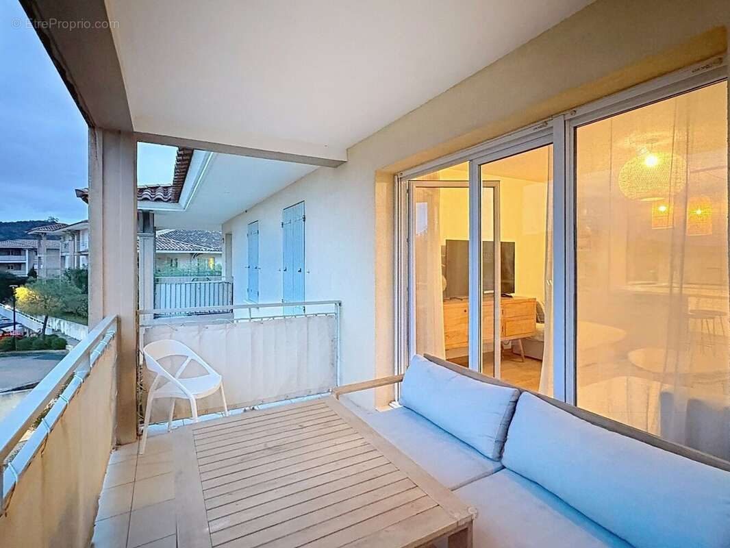 Appartement à LA CROIX-VALMER