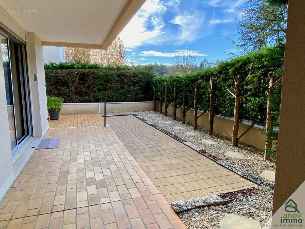 Appartement à CHARBONNIERES-LES-BAINS