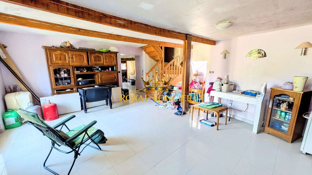 Maison 87 m² à Antogny-Le-Tillac  - photo 3