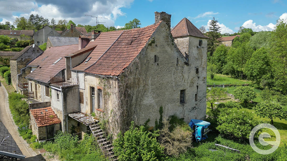 Maison à FONTENAY-PRES-VEZELAY