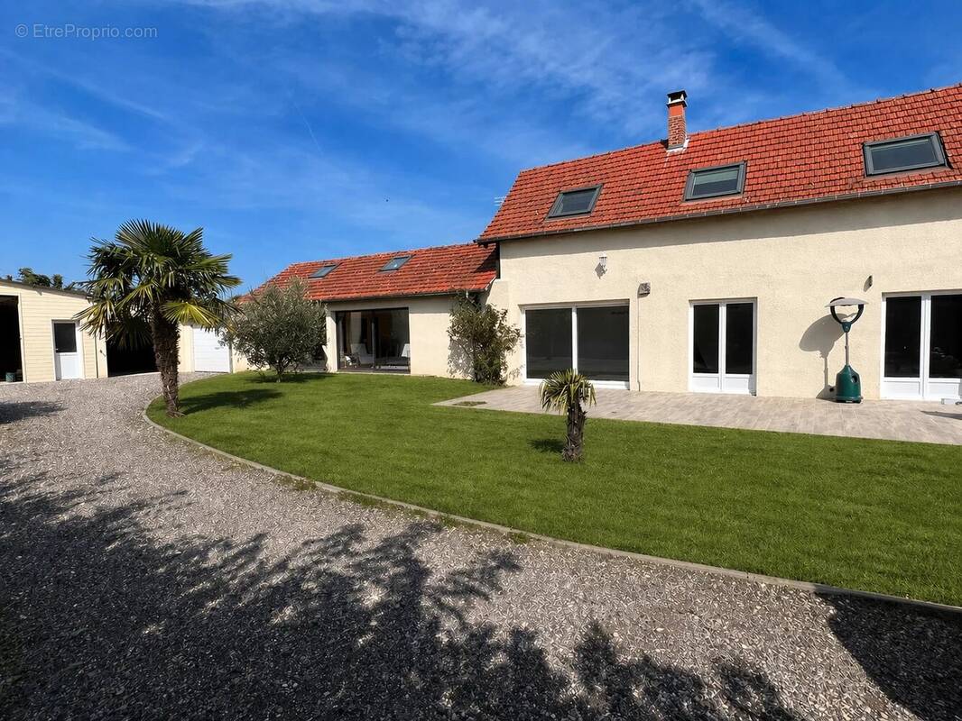 Maison à GAILLARDBOIS-CRESSENVILLE