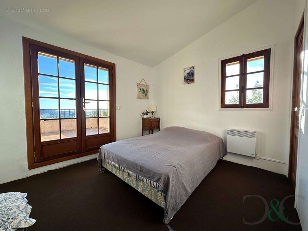 Maison à BORMES-LES-MIMOSAS