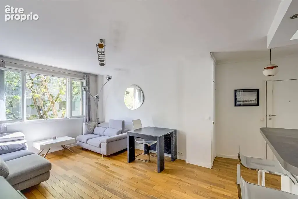 Appartement à PARIS-20E