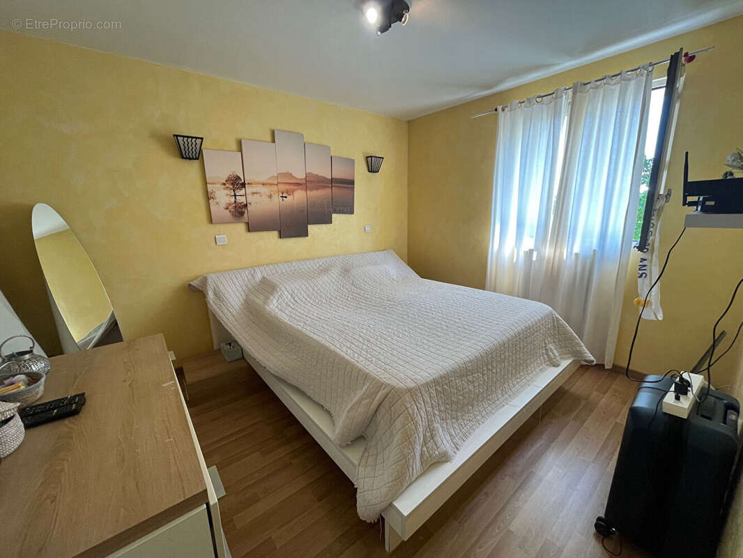 Maison à FOLLAINVILLE-DENNEMONT