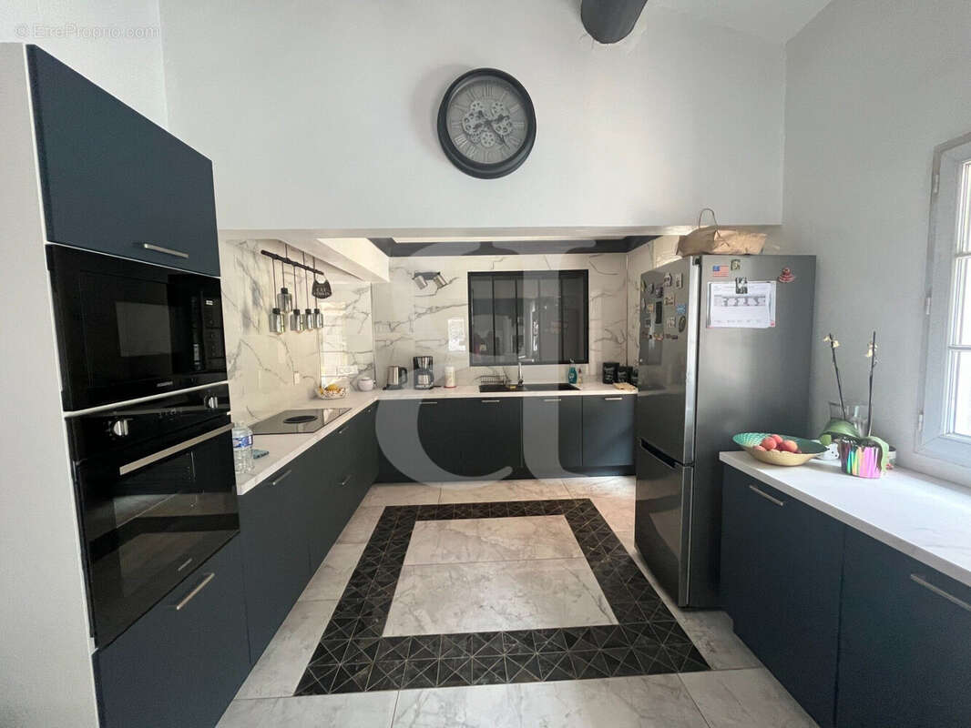 Maison à PERNES-LES-FONTAINES