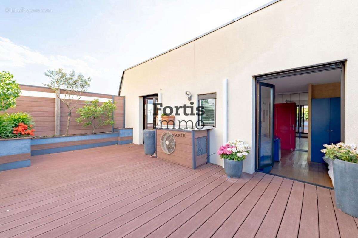 Appartement à CHARENTON-LE-PONT