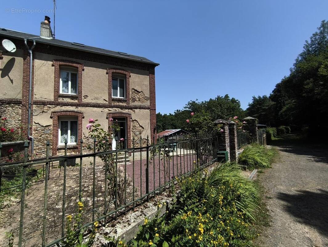 Maison à DOMPIERRE