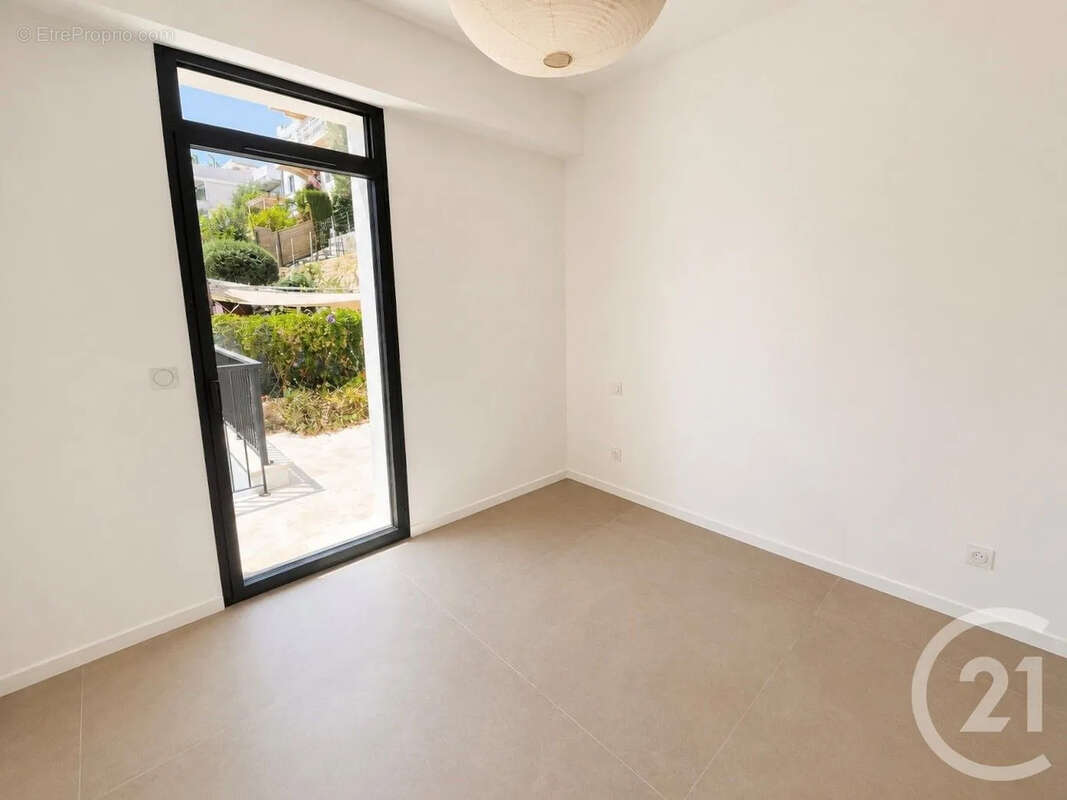 Appartement à ROQUEBRUNE-CAP-MARTIN
