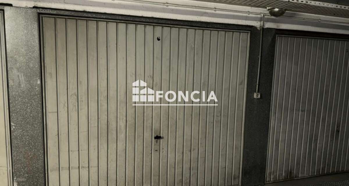 Parking à PARIS-15E