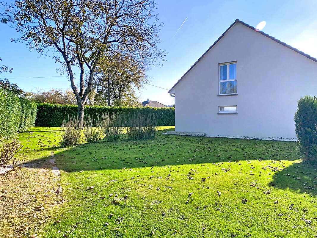 Maison à COURTELEVANT