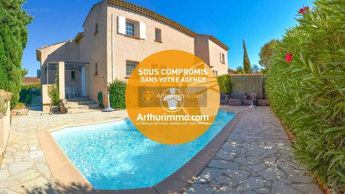Maison à ROQUEBRUNE-SUR-ARGENS