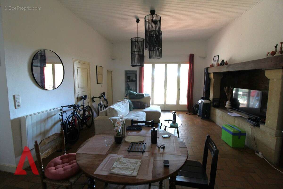 Appartement à ALIGNAN-DU-VENT