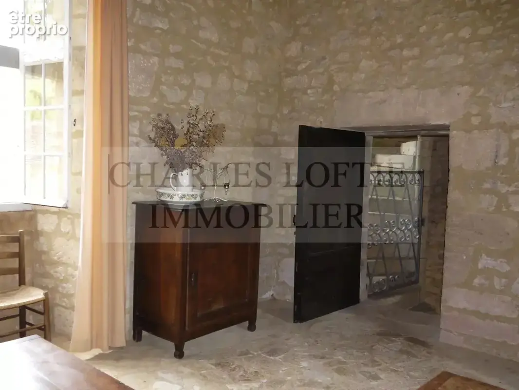  Propriété mitoyenne dans un château Médiéval du 14ème et 15eme siècles - photo 29