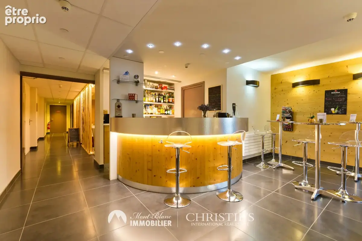Rare opportunité : Murs et Fonds d'un hôtel 4 étoiles dans le Grand Massif. - photo 3