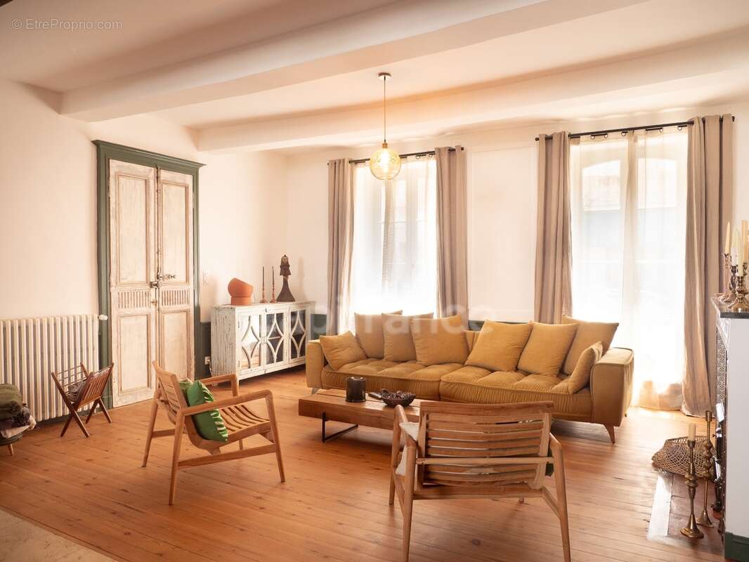 Demeure d'exception au coeur de l'ancienne rue Royale, 6 pièces, 290 m2 avec petit patio  (32) - photo 4