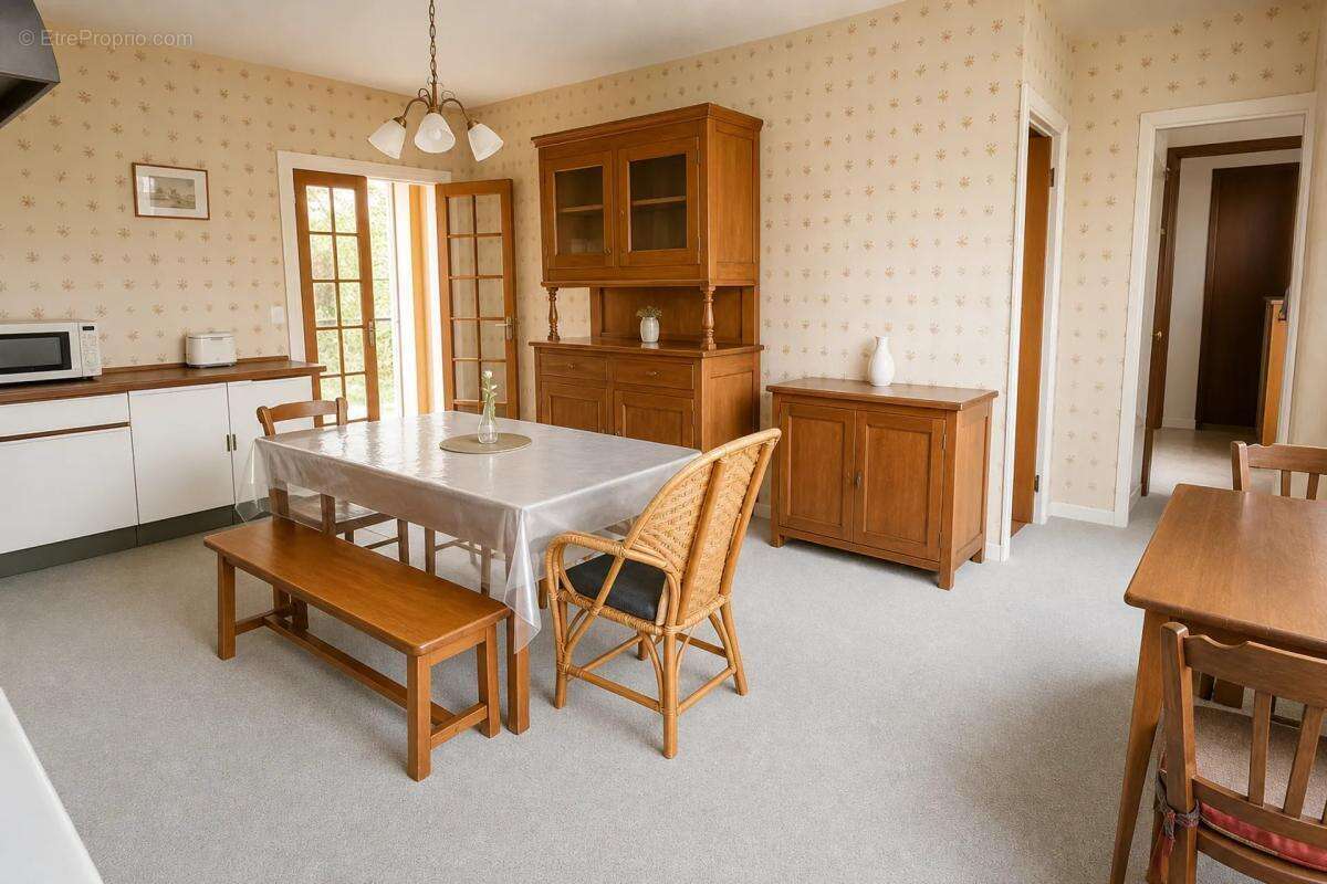 Maison à CHAMPAGNAC-LA-RIVIERE