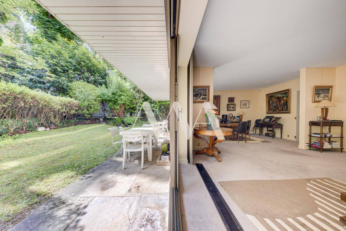 Appartement à NEUILLY-SUR-SEINE