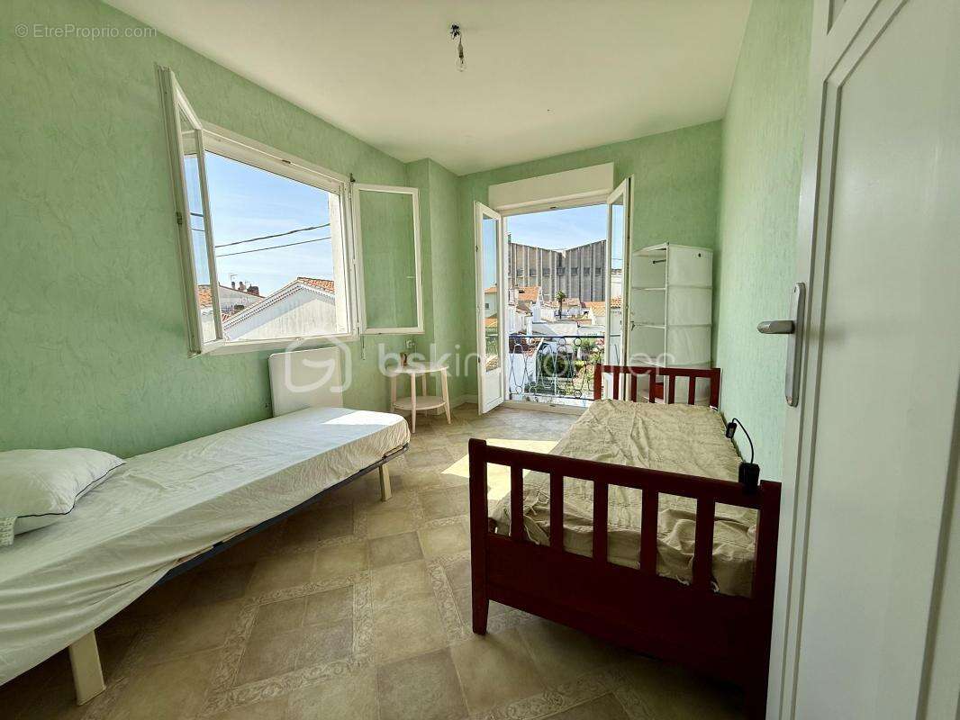Appartement T3 de 54 m² – Centre-ville de Royan À seulement 5 minutes à pied de la plage ! - photo 10