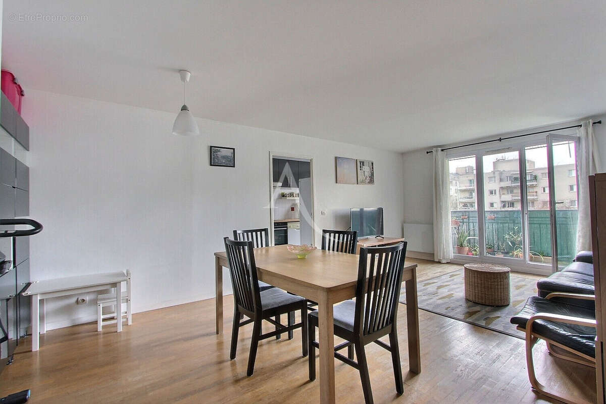 Appartement à VILLENEUVE-LA-GARENNE