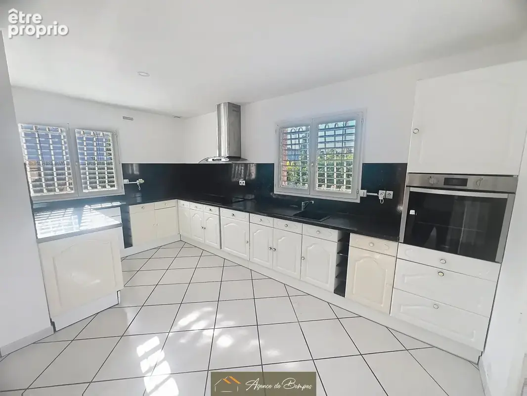 Secteur residentiel - villa 4 faces  99.65 m2 hbts av studio 44.81 independant sur 933 m2 de terrain  - - photo 10