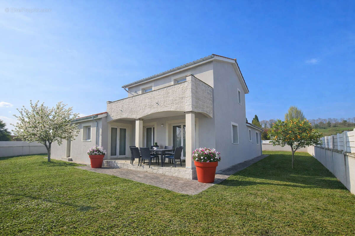 Maison à AGNIN