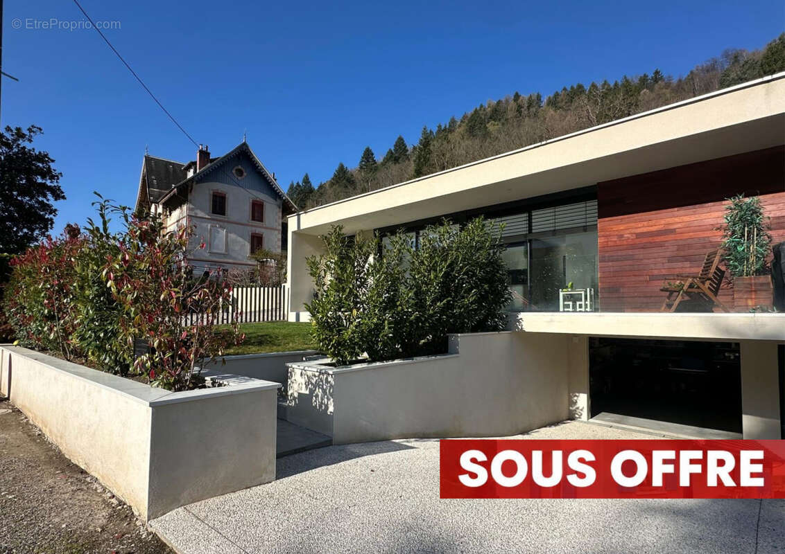 Maison à VAULNAVEYS-LE-HAUT