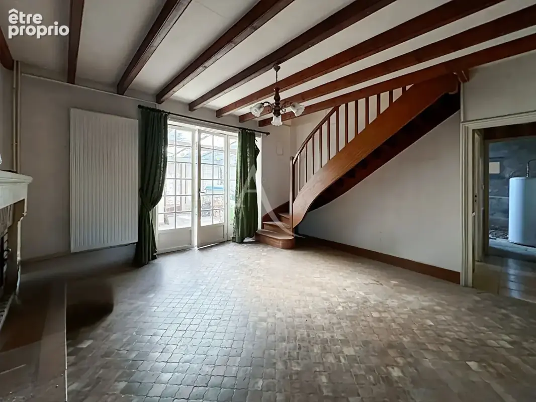 Maison 12 pièces - Nalliers - 5 chambres - photo 2
