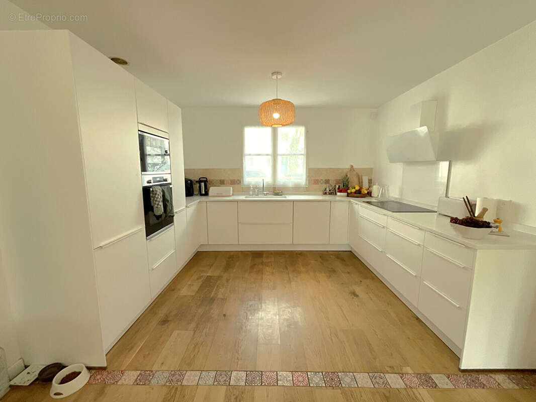 Maison à VOISINS-LE-BRETONNEUX