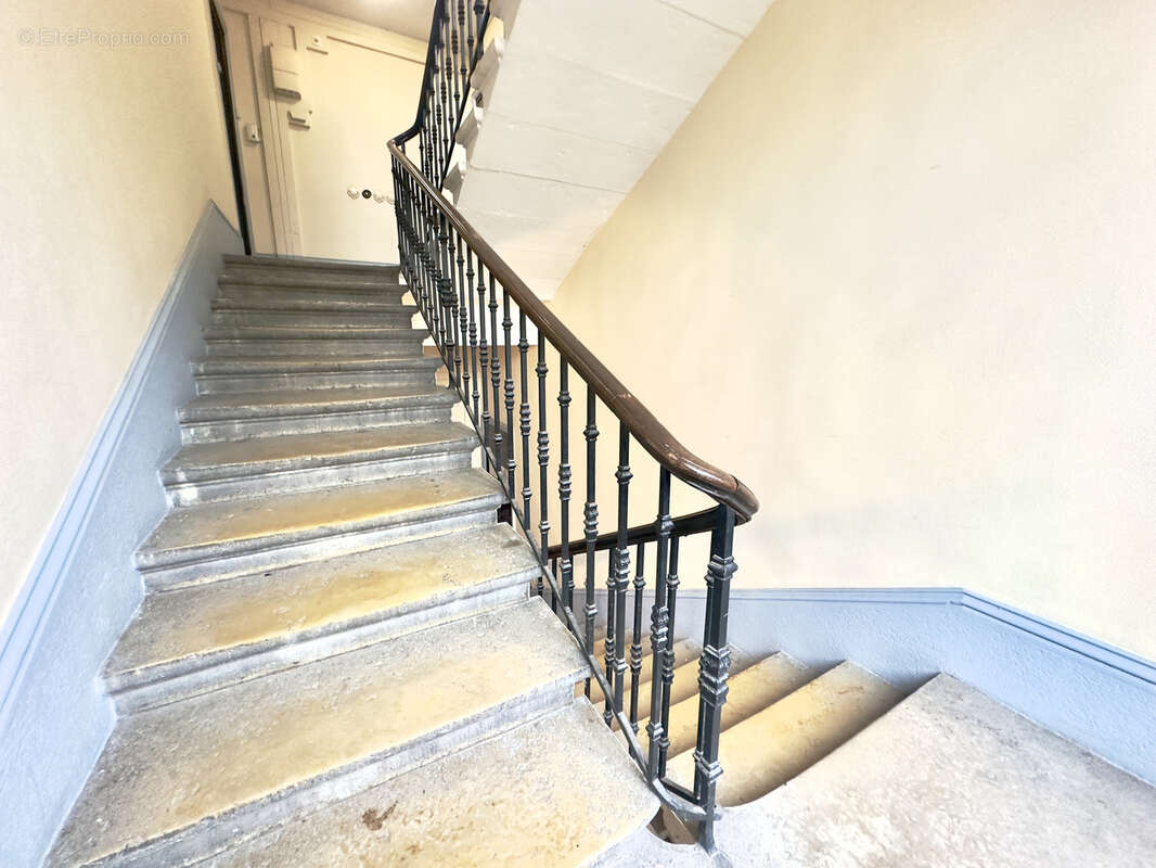 Appartement à PIERRE-BENITE