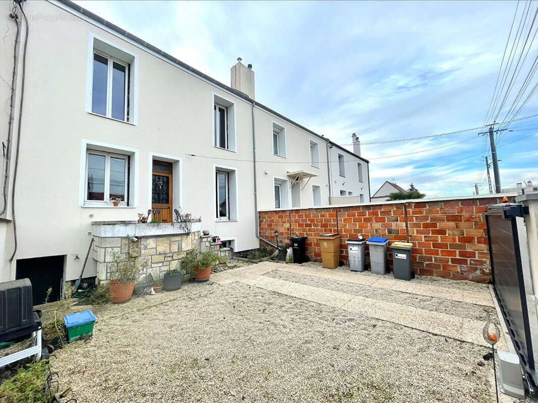 Maison à LIVRY-GARGAN