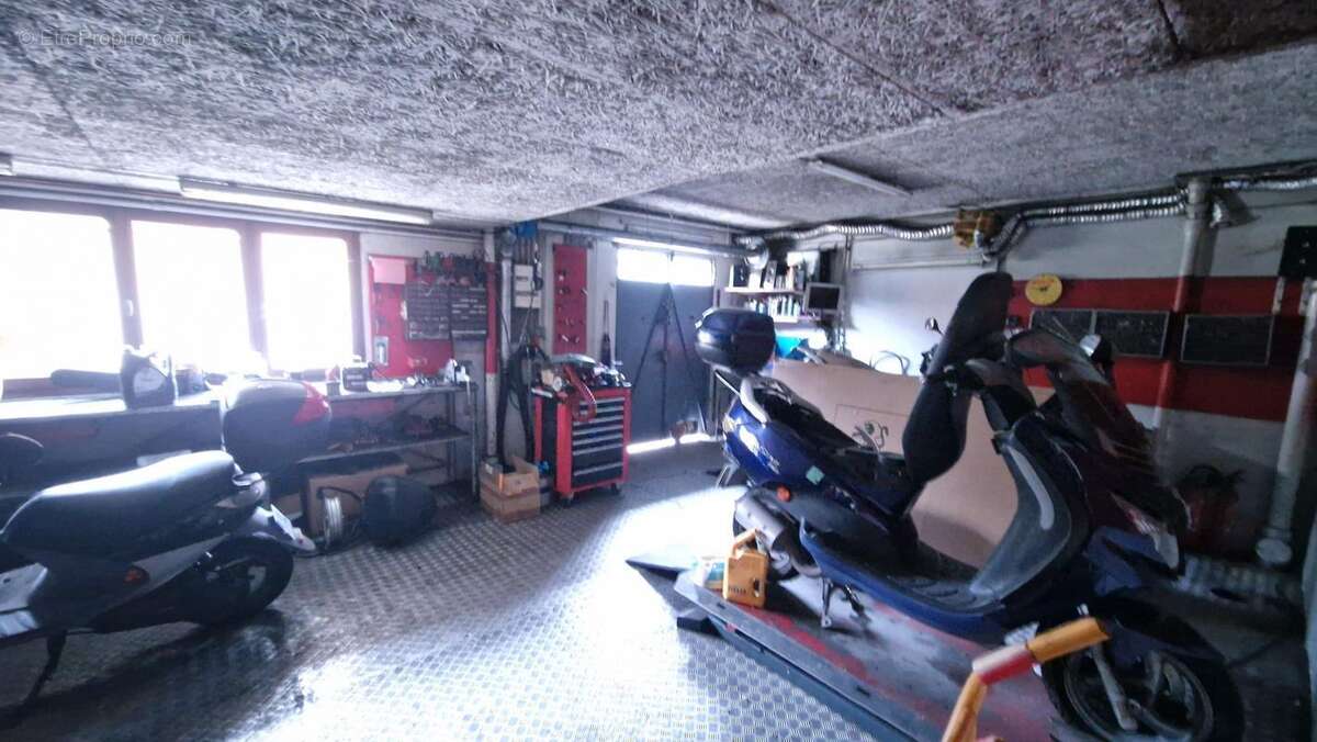 Commerce à NEUILLY-SUR-MARNE