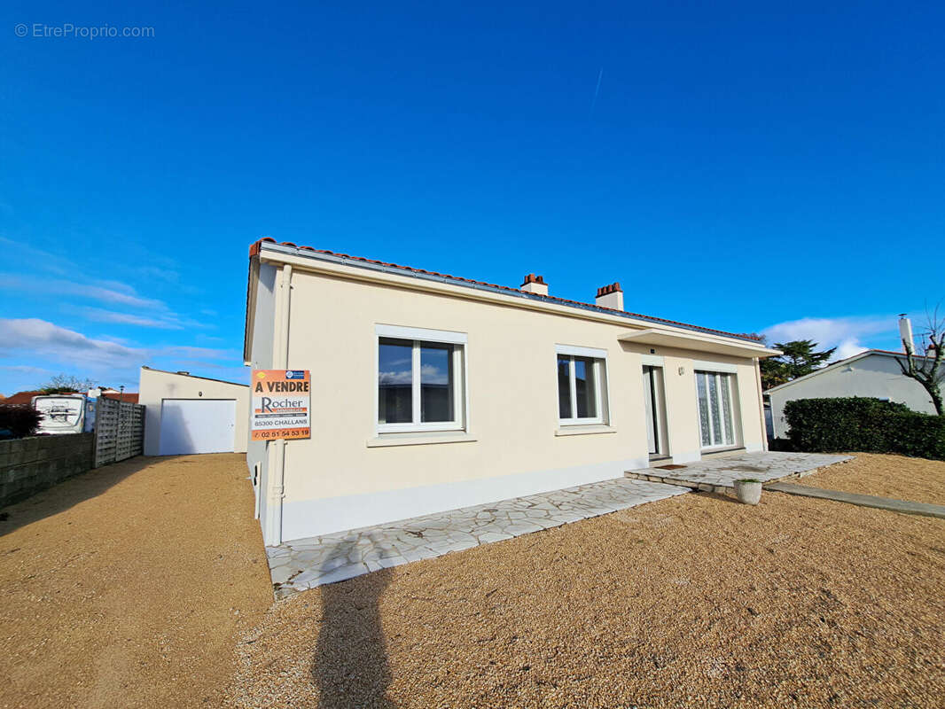 Maison à SAINT-CHRISTOPHE-DU-LIGNERON