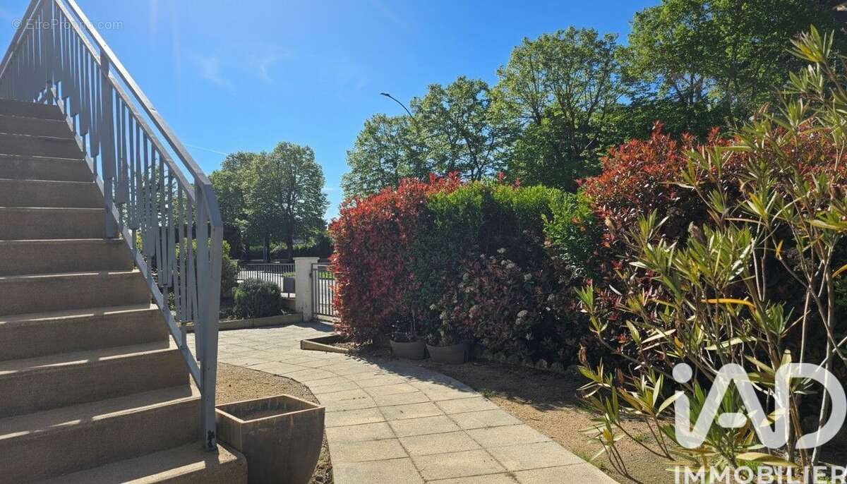 Photo 3 - Maison à SAINT-AMAND-MONTROND
